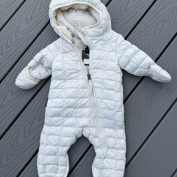 North Face Buting 3-6m - Picture 2 of 4